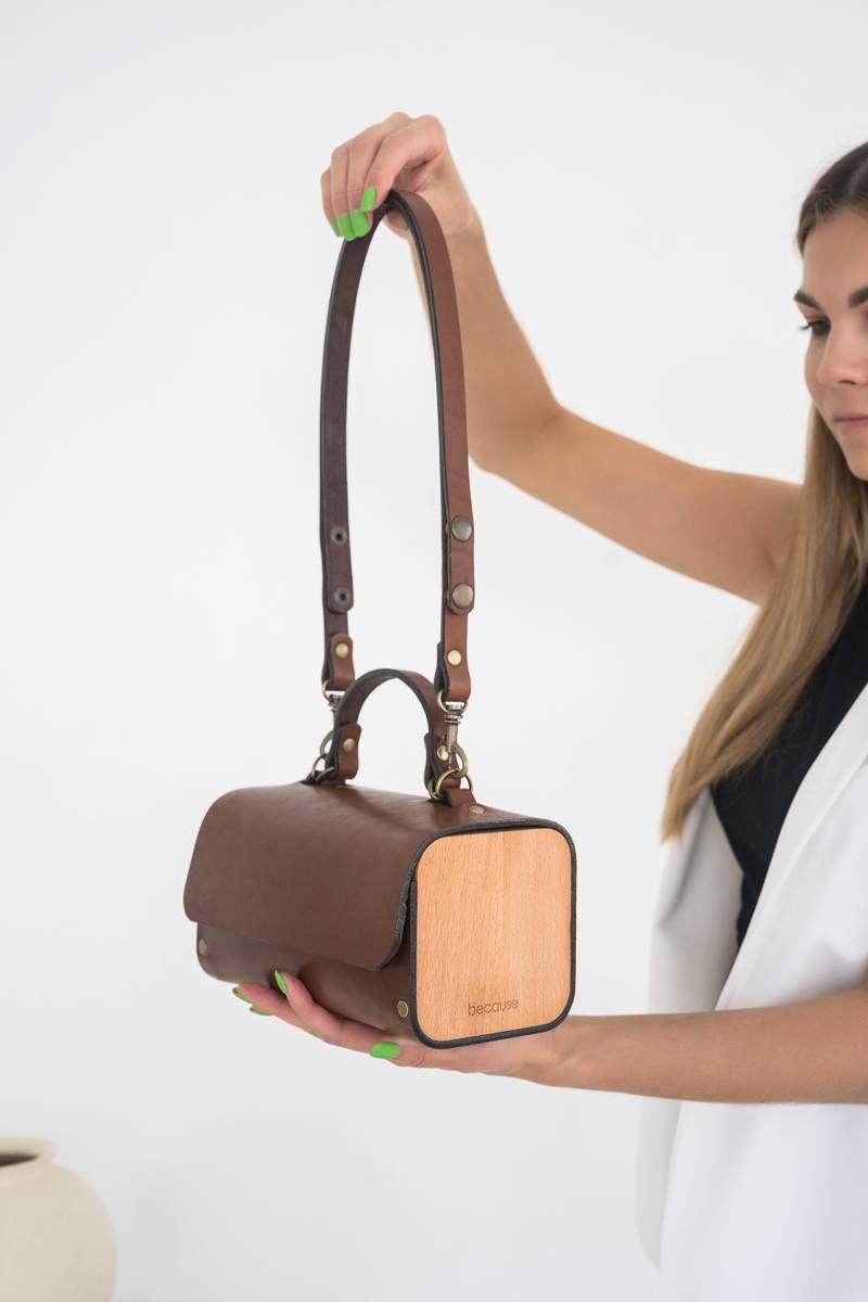 Because KVADRO BROWN