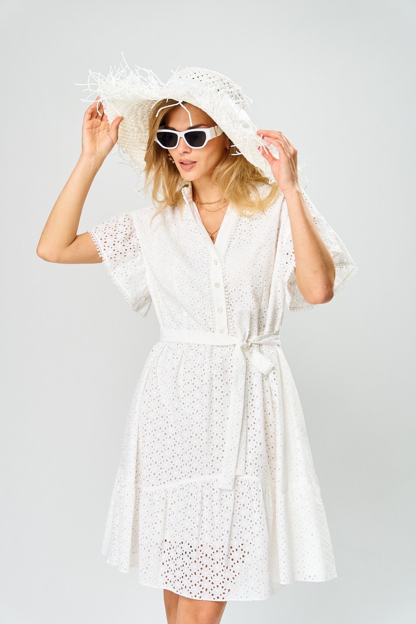 Laikony L-123 молочный/шитье-в-цветочек