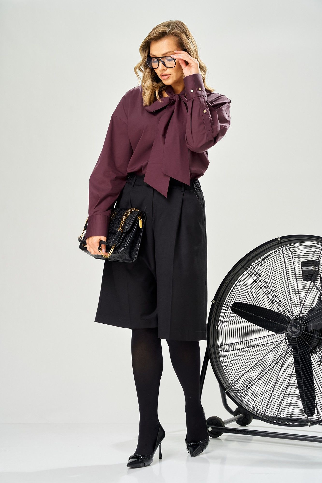 Шорты бермуды прямого кроя с поясом на резинке AVA fashion М-236 черный 12