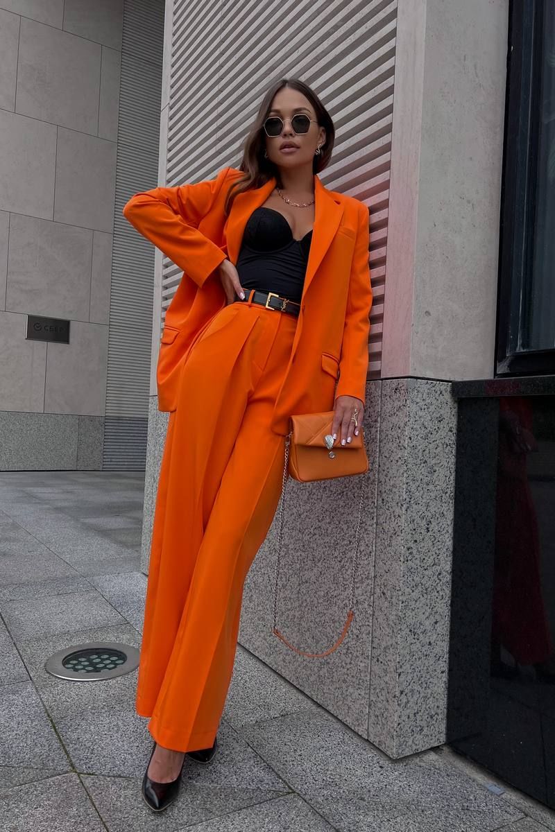 Брючный костюм Continental Fashion 0211-01/1 оранжевый