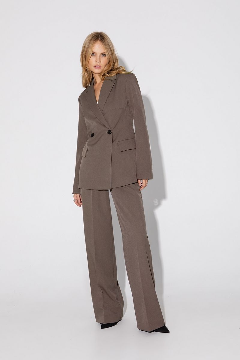 Брючный костюм PiRS 4818 серо-бежевый