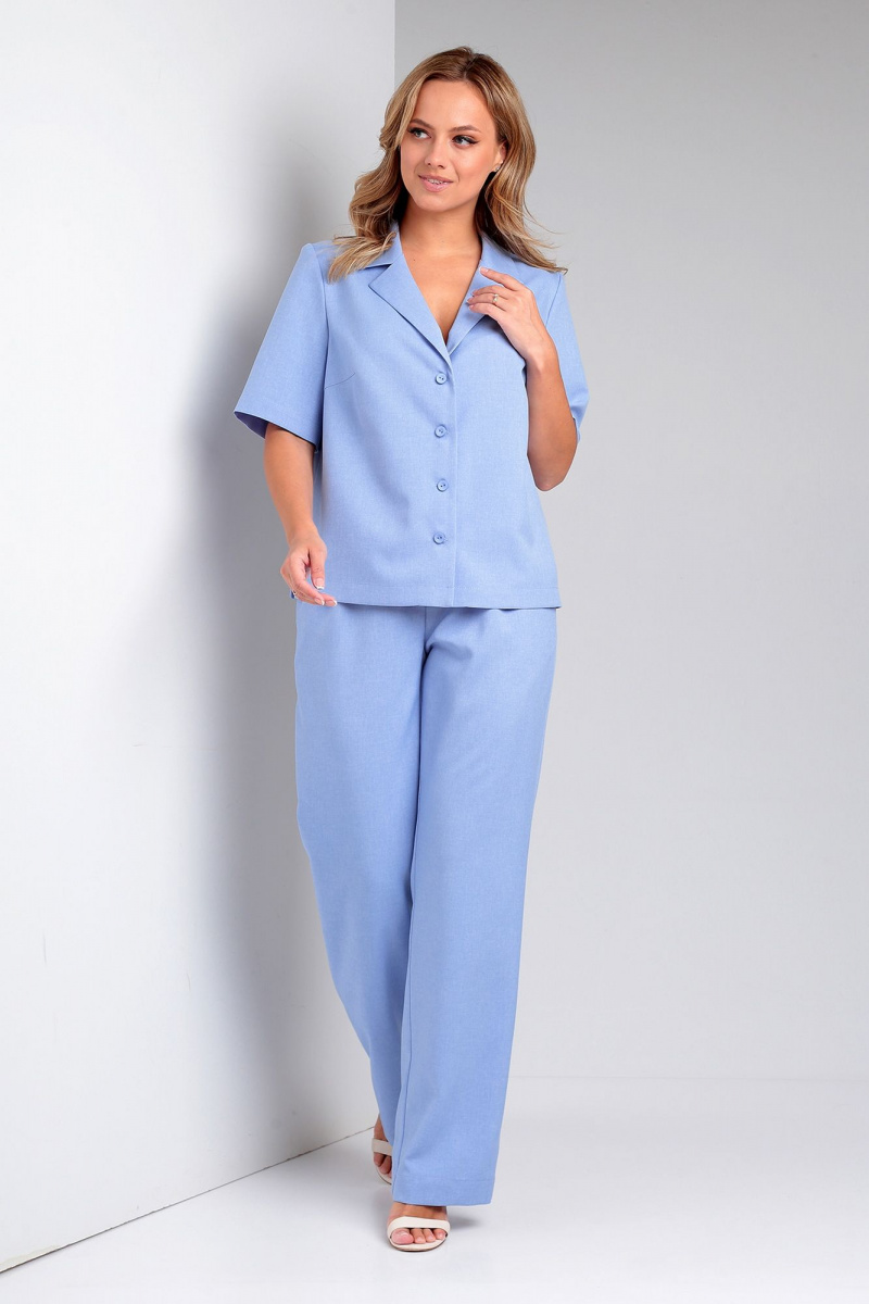 Брючный костюм Liona Style 857 голубой