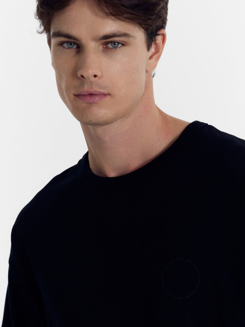 Джемперы Mark Formelle 121902/24-3965П-0 черный_печать_1_сл_на_пол