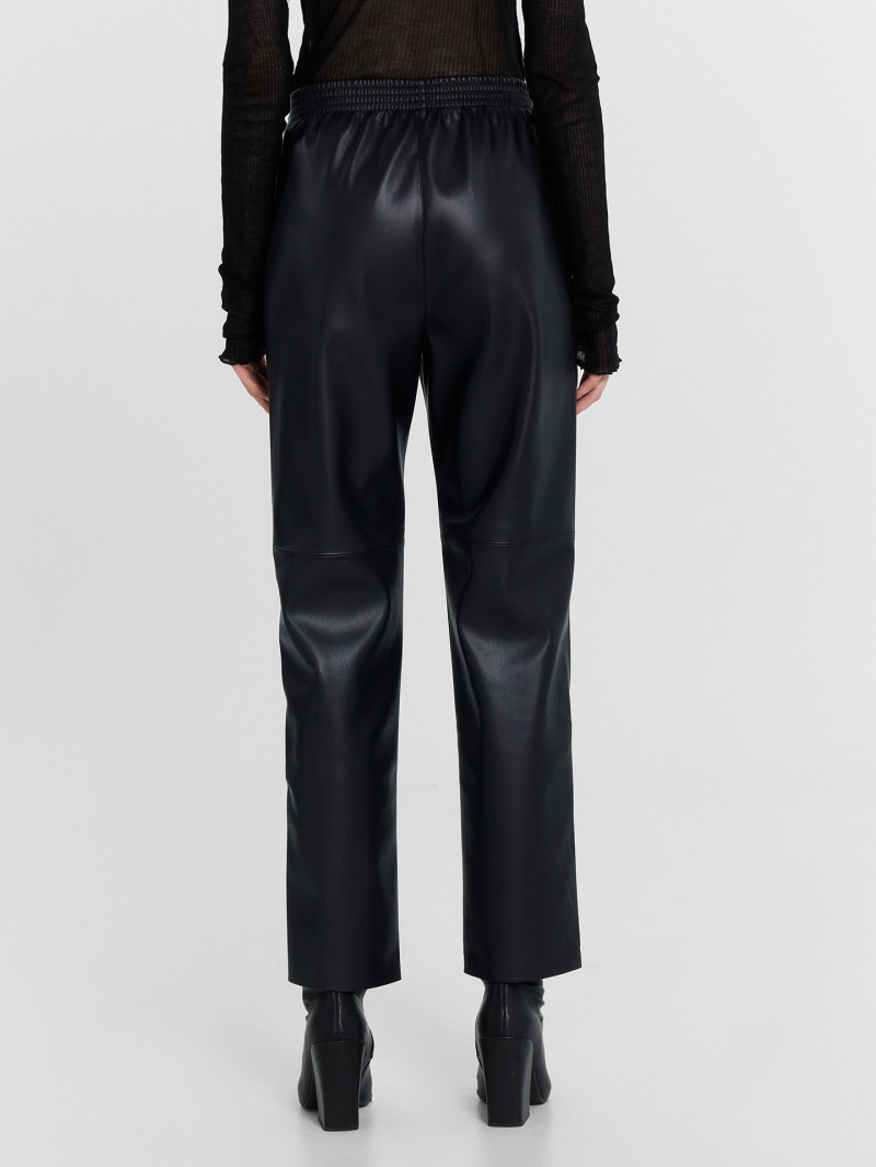 Брюки Mark Formelle 182530/24-30241Ц-10К черный