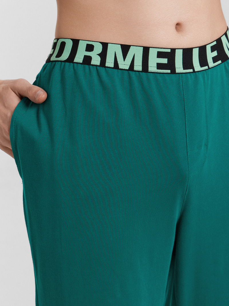 Брюки и шорты Mark Formelle 581134/24-3717Ц-0 зеленый