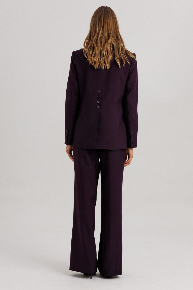 Брючный костюм Ларс Стиль 1142 темно-фиолетовый