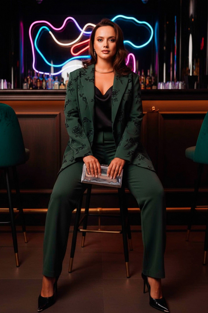 Брючный костюм Mislana 1267 зеленый