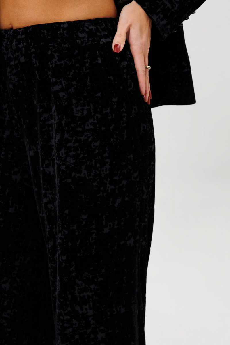 Брючный костюм Mislana 1285 черный