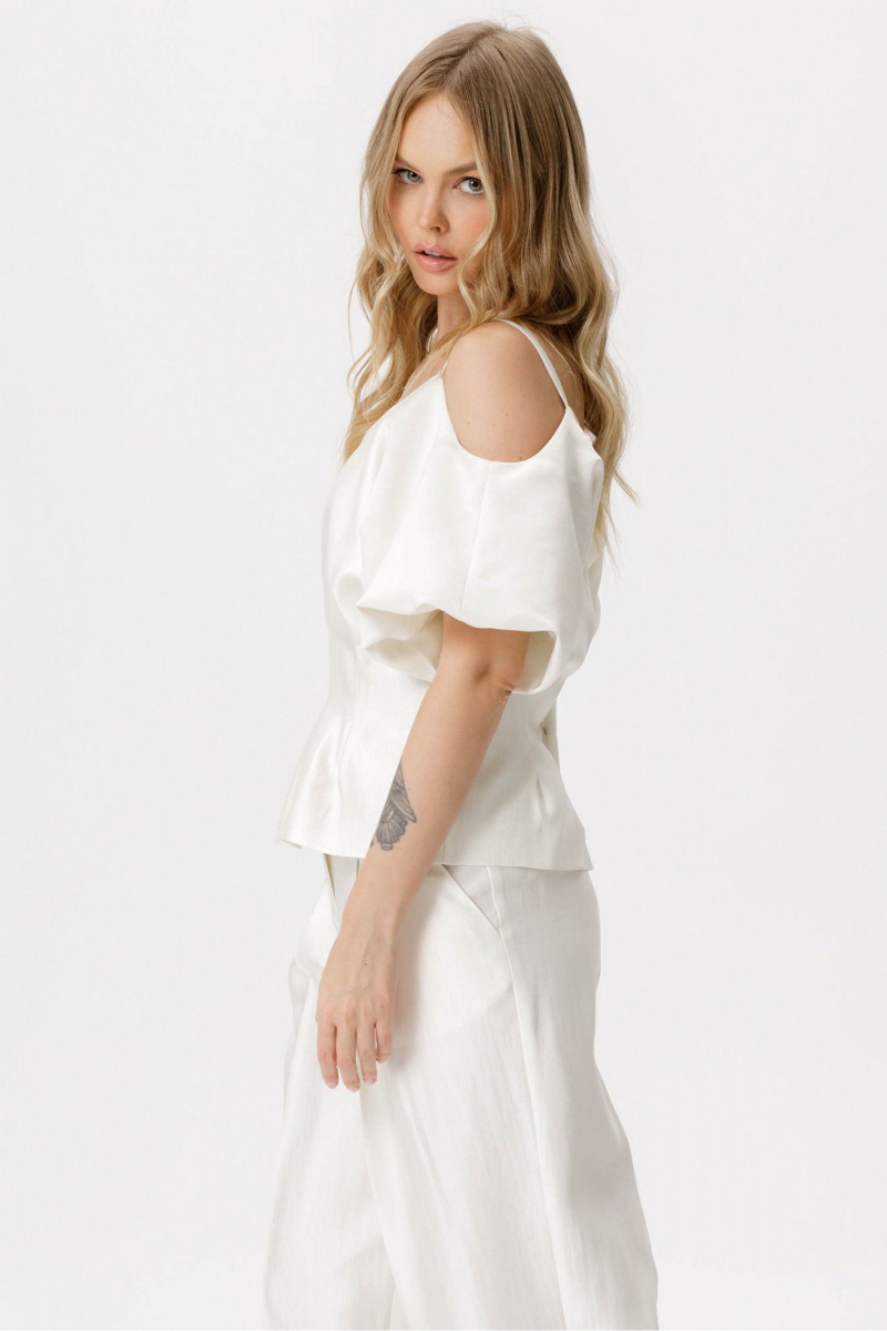 Брючный костюм PiRS 6417 молочный