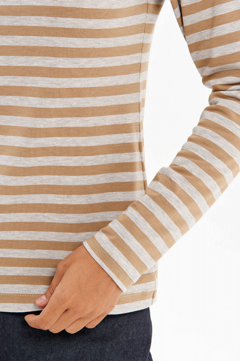 Джемперы Nelva 23529 серо-бежевый полоска