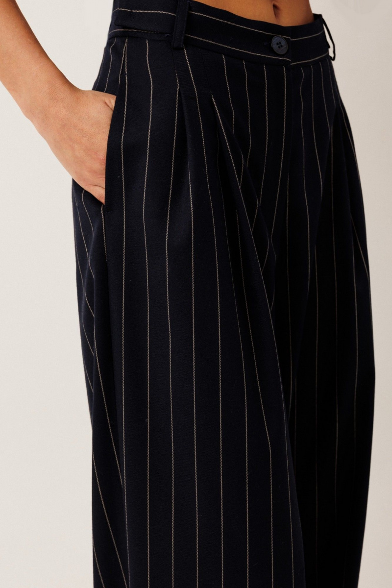 Брючный костюм KOKOdea 30006 тёмно-синий