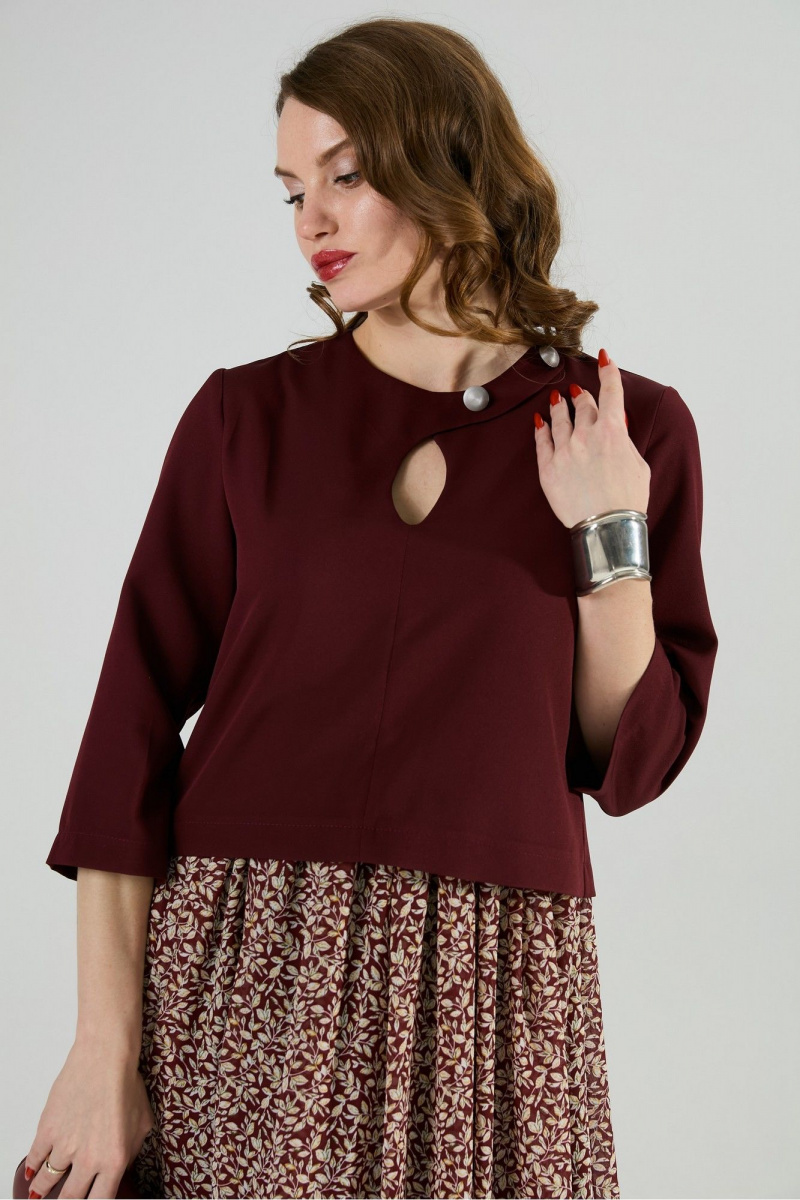 Платья NikVa 1009-1 бургунди и цветы на винном фоне