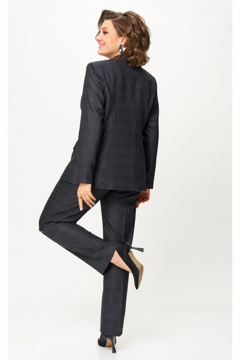 Брючный костюм БелЭльСтиль 412-3_14_22+609-3_23_22 серо-коричневая клетка