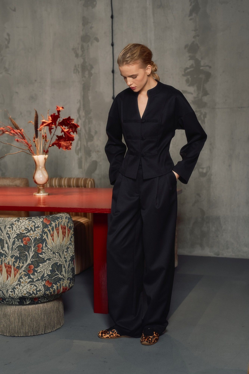 Брюки THE VERY 2438 черный