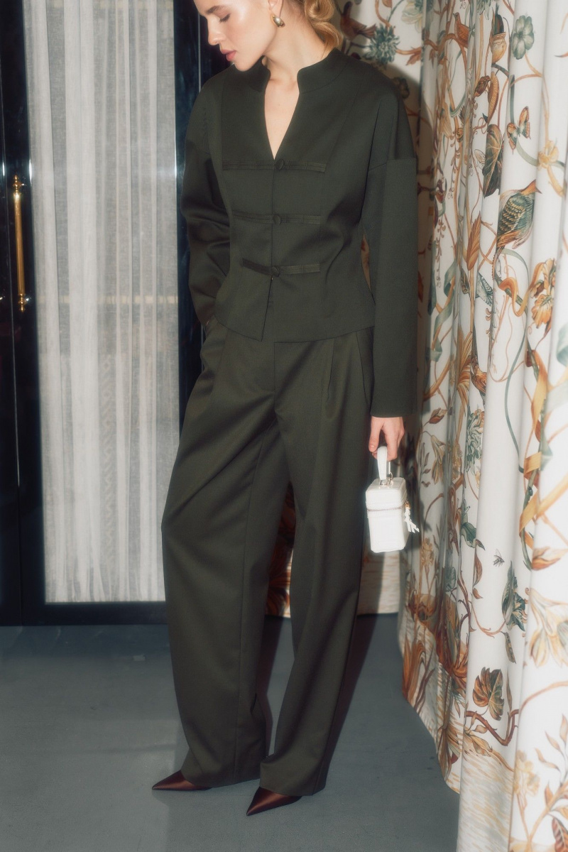 Брюки THE VERY 2438/1 оливковый