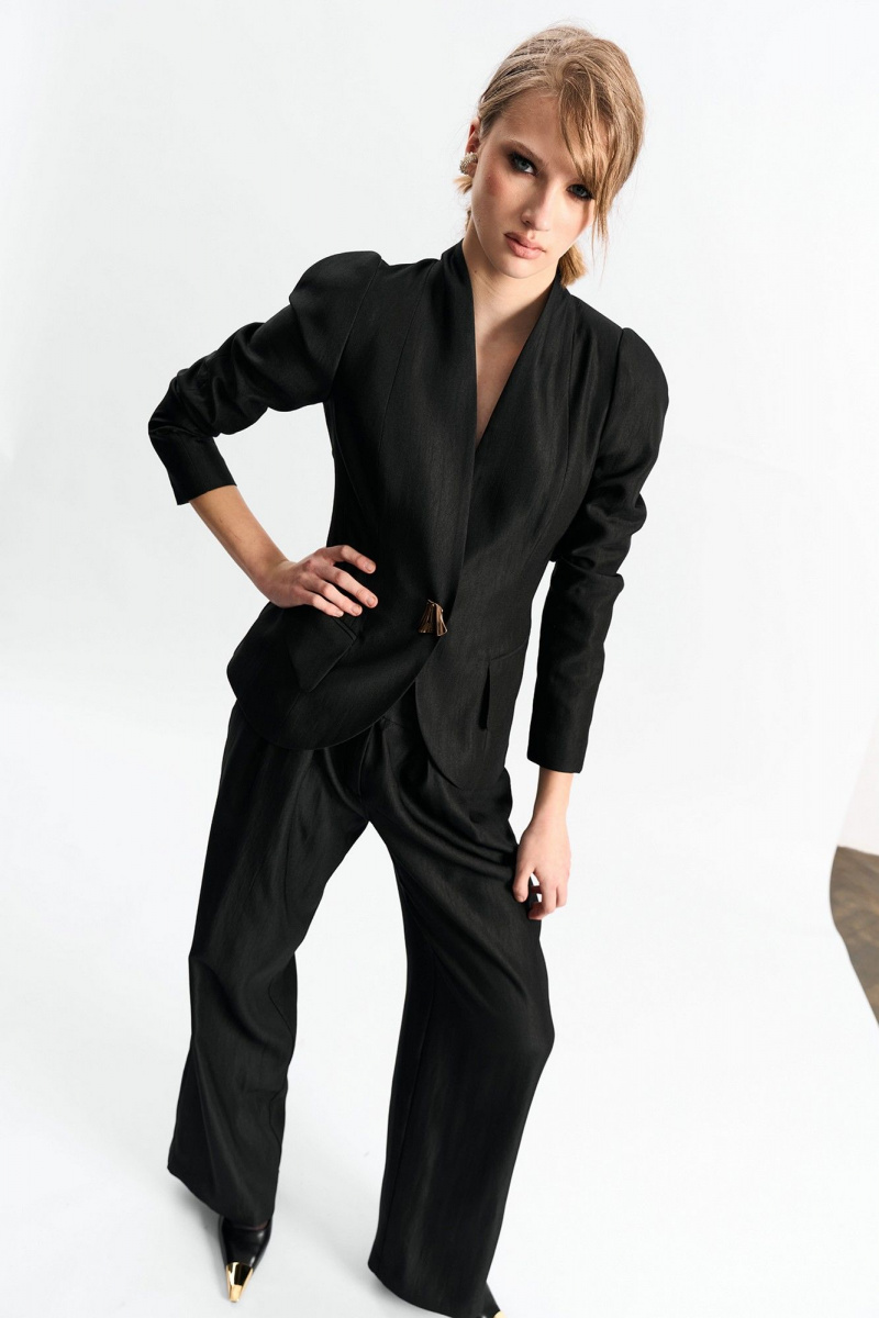 Брючный костюм MilMil 1275 черный