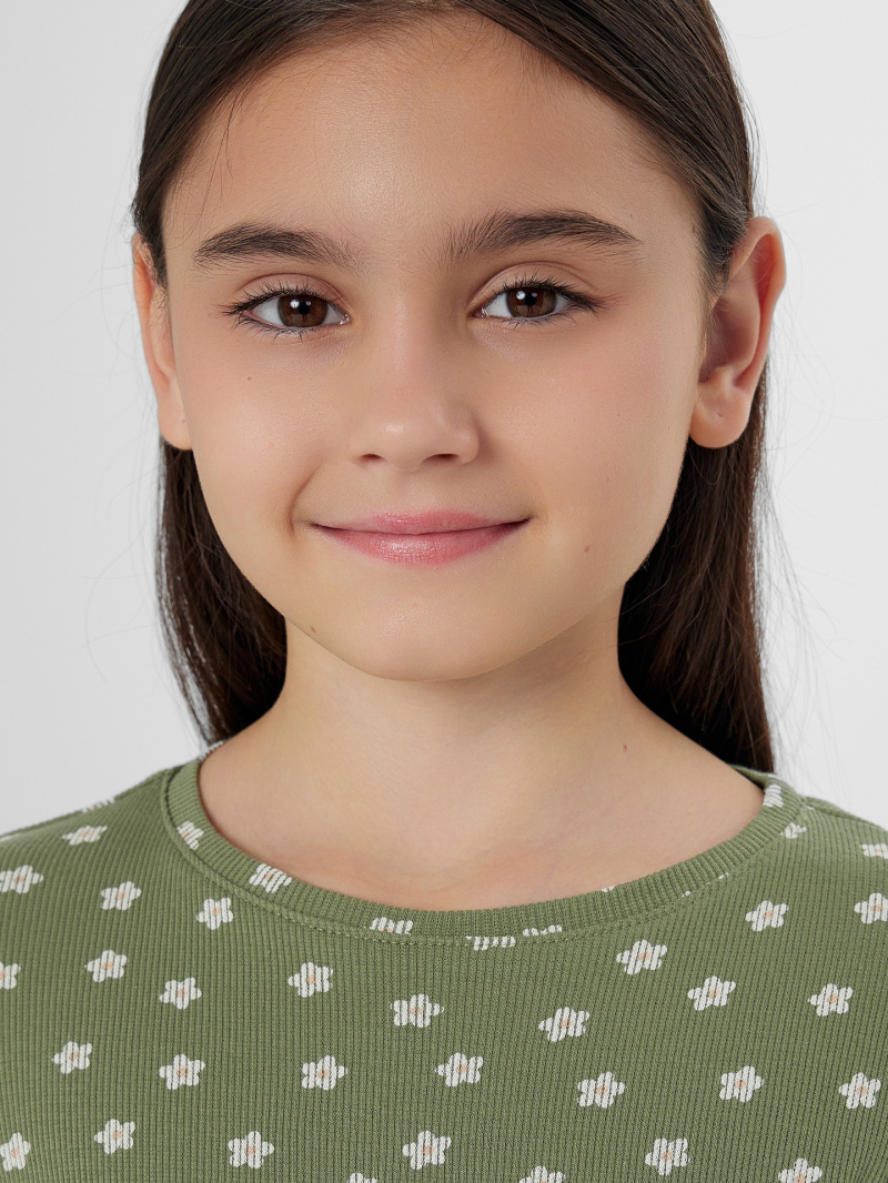 Джемперы и кардиганы Mark Formelle 127885/25-37031П-1 ромашки_на_зеленом