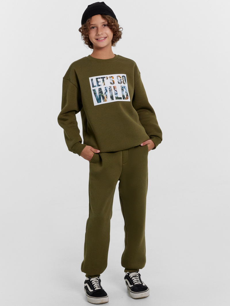 Костюмы Mark Formelle 393326/24-29623П-7П темная_олива_печать_3_сл_ДТФ_трансфер_на_дет_пер