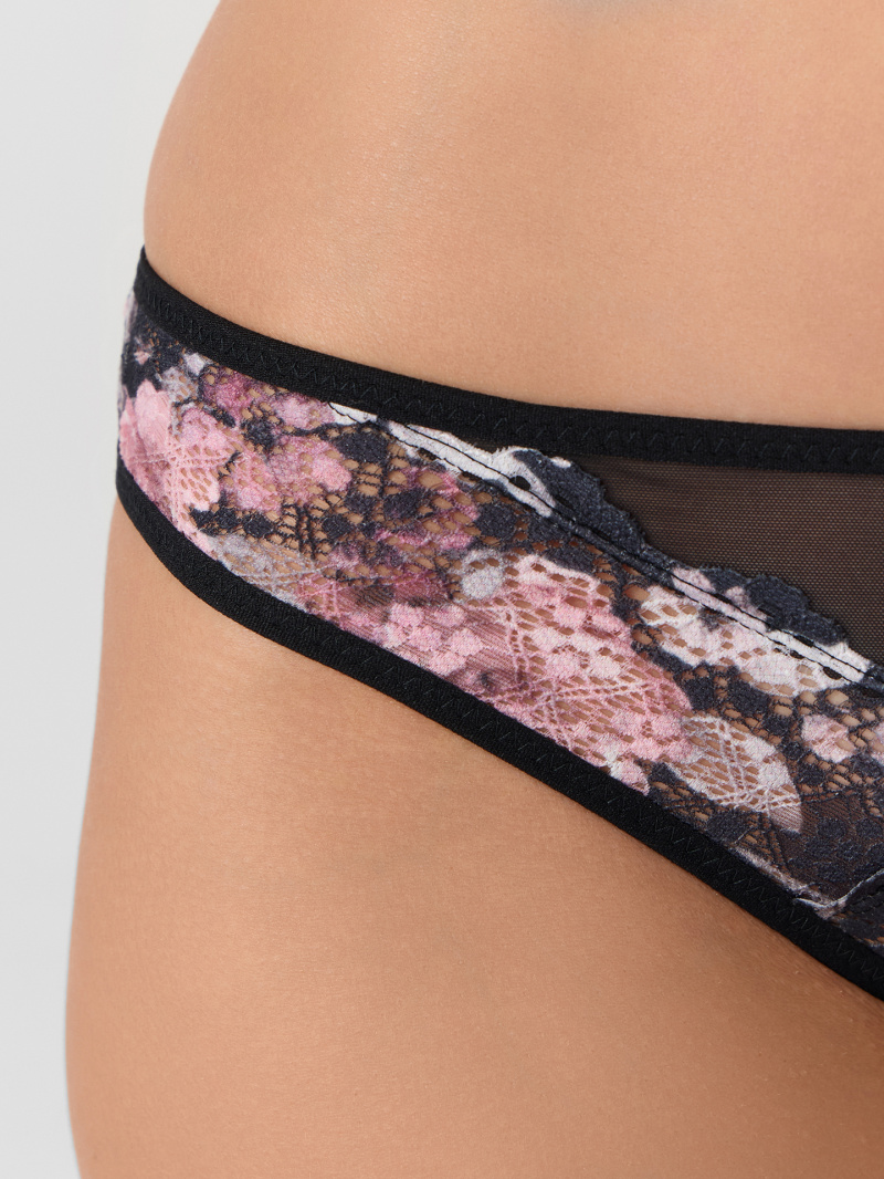 Трусы Mark Formelle 412469/25-27.27-ОБР34912Ц-16 цветы_на_черном1_010.3Т