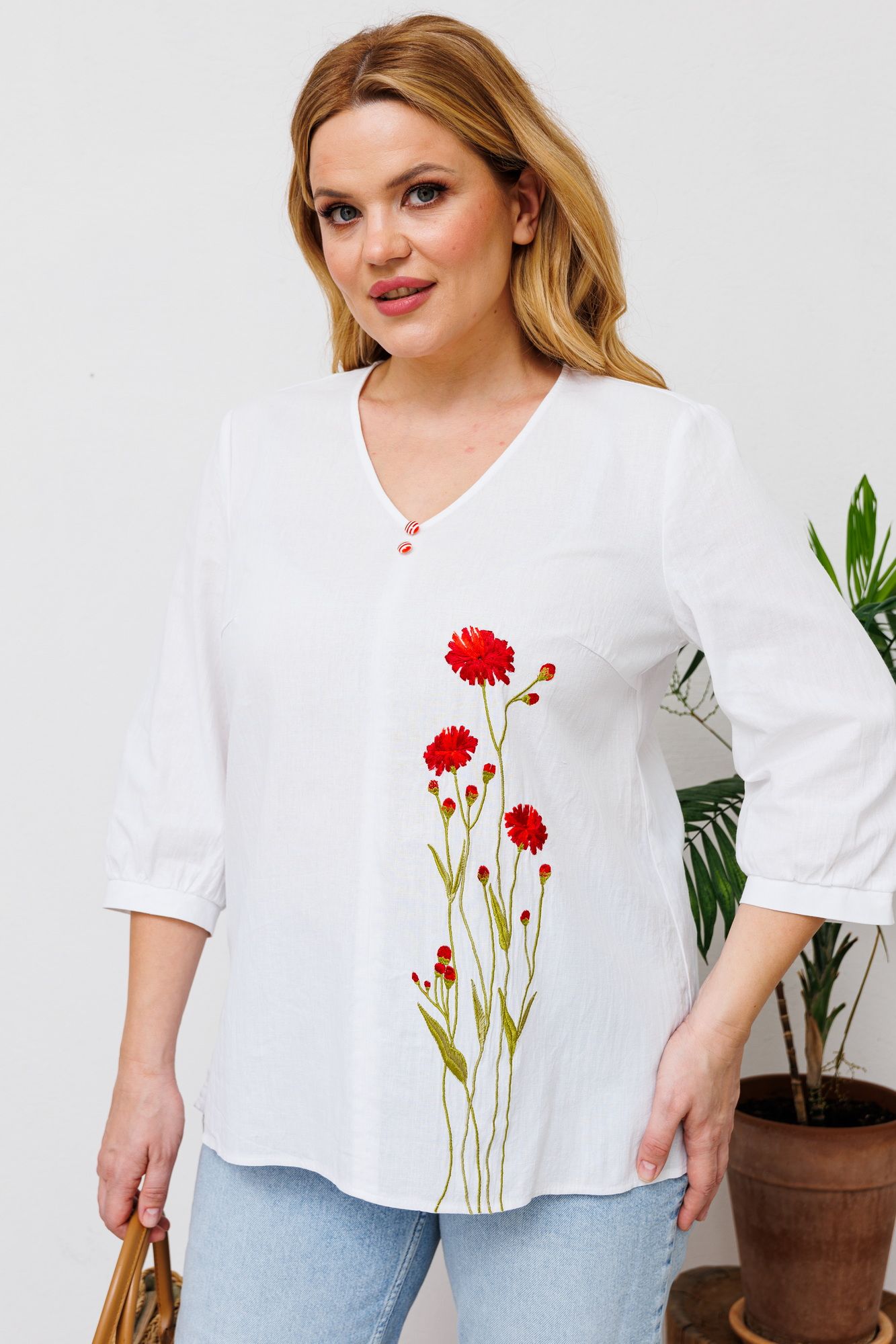 Блузы BRELA 2325 красные_ромашки