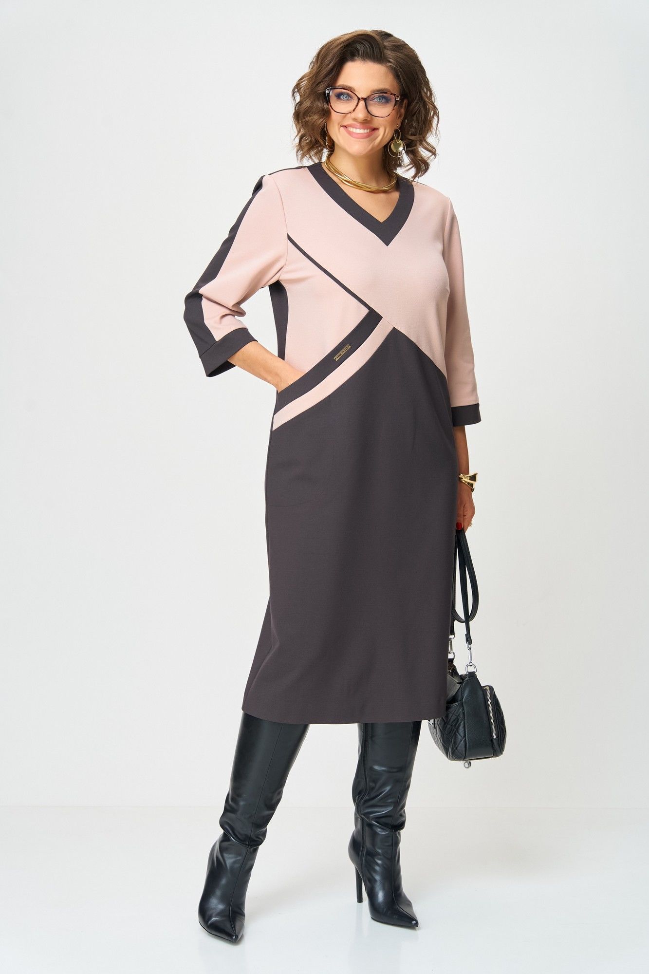 
Aira Style 24428 пудра-шоколад, Платье