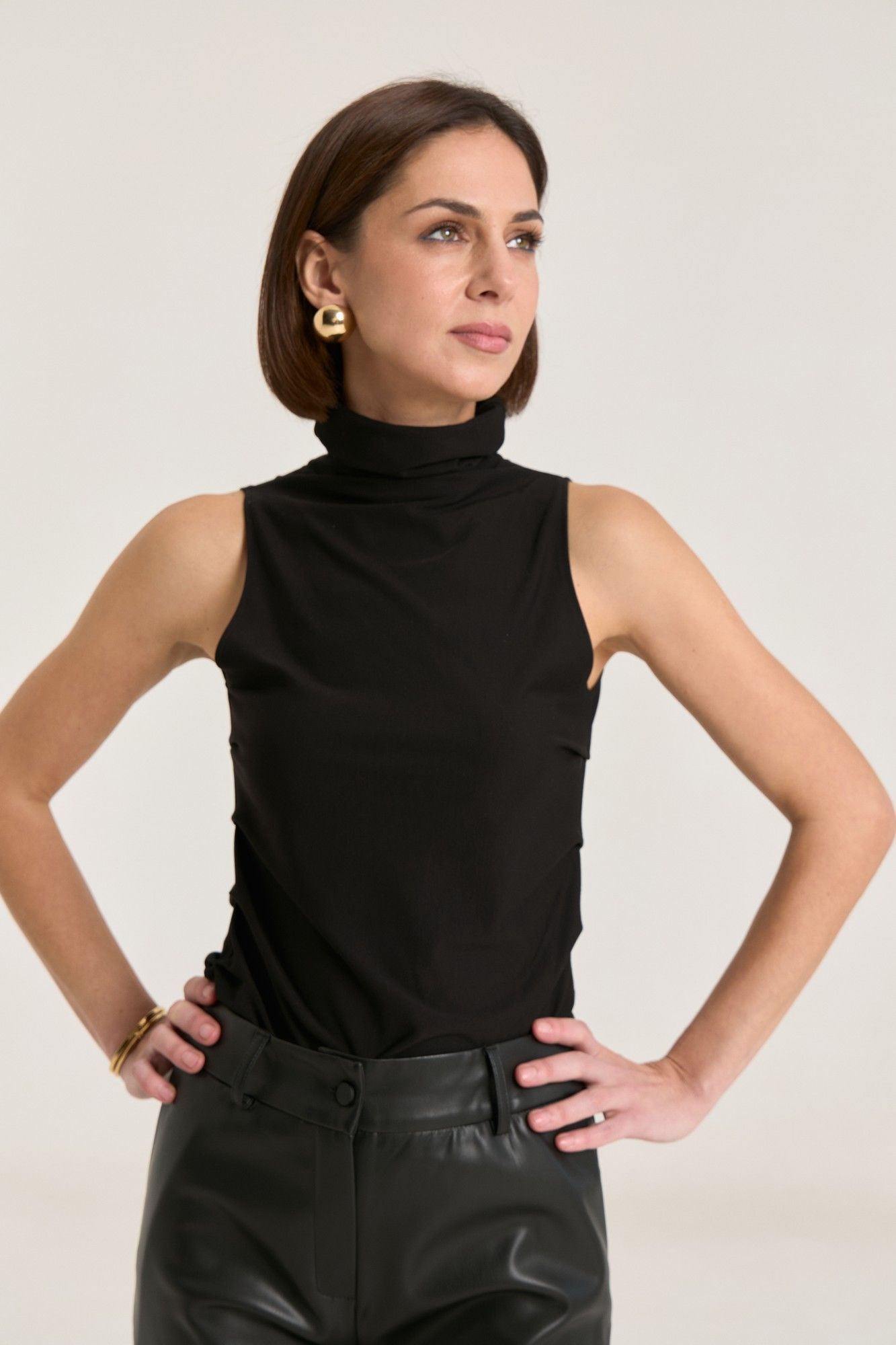 Джемперы THE NAME 2473 черный