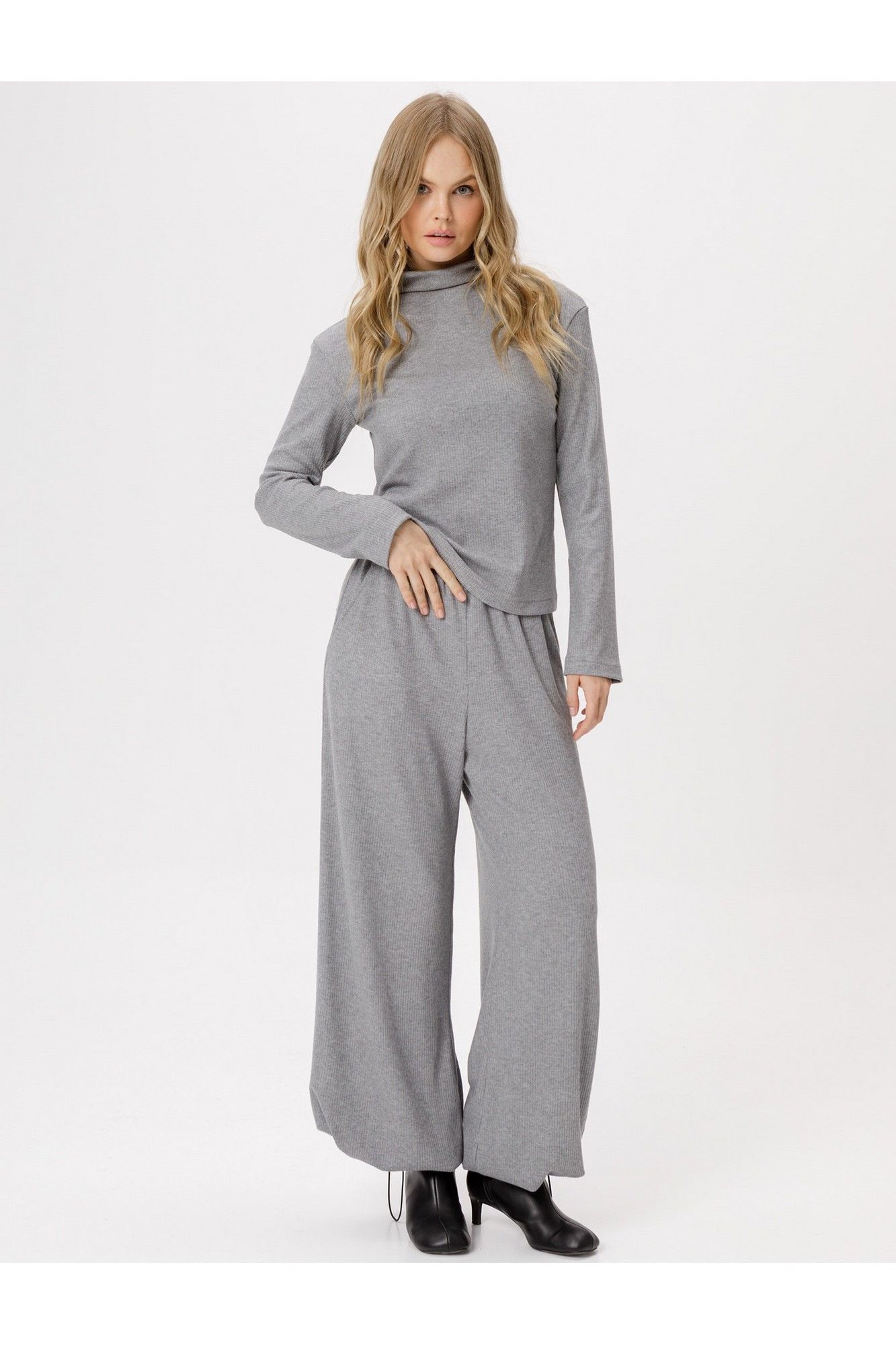 Брючные костюмы PiRS 6388 серый